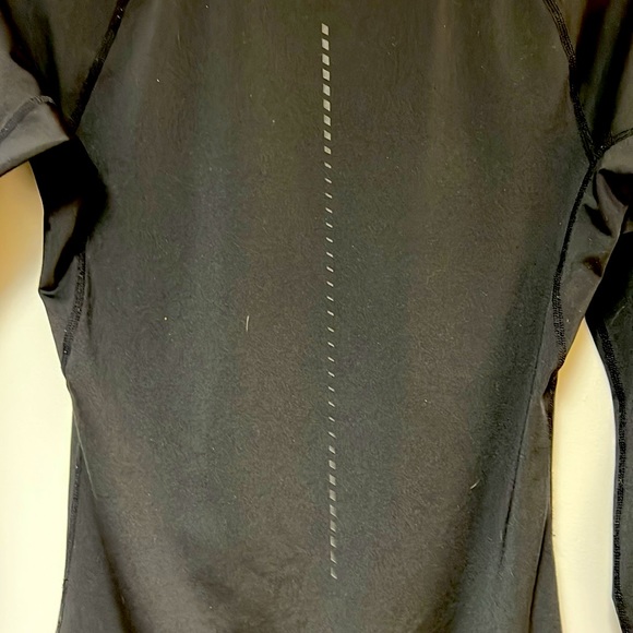 💥TOPS SALE💥 ASICS BASE LAYER SHIRT IN BLACK - Picture 4 of 6